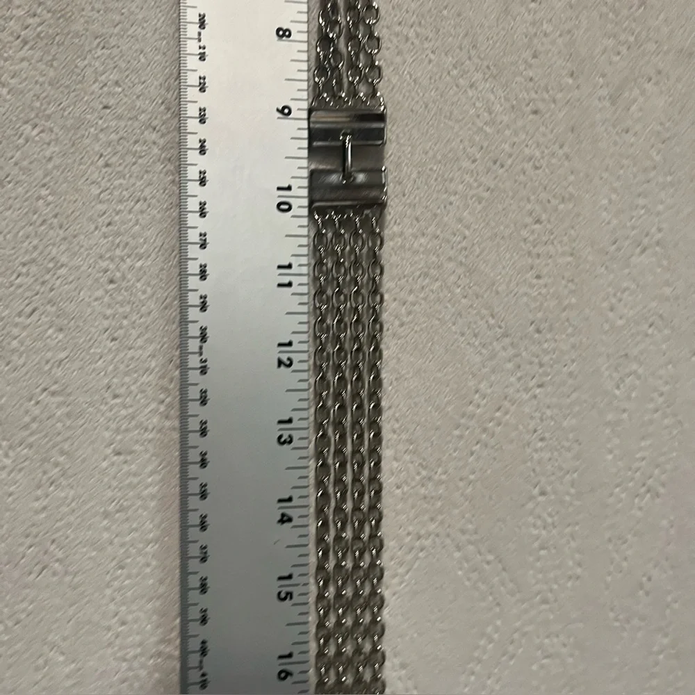 N/A silver chain